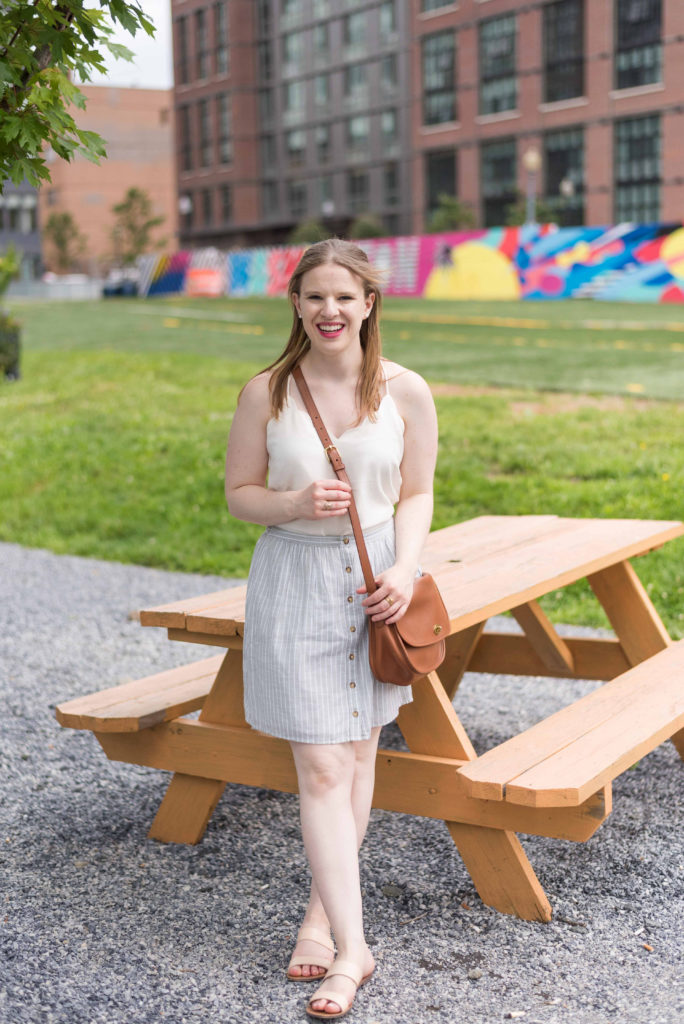 DC woman blogger wearing Abercrombie & Fitch button-front mini skirt