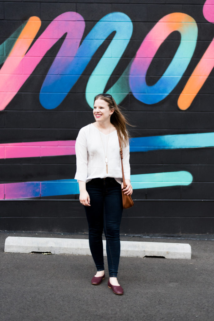 DC woman blogger wearing Everlane the Day Glove