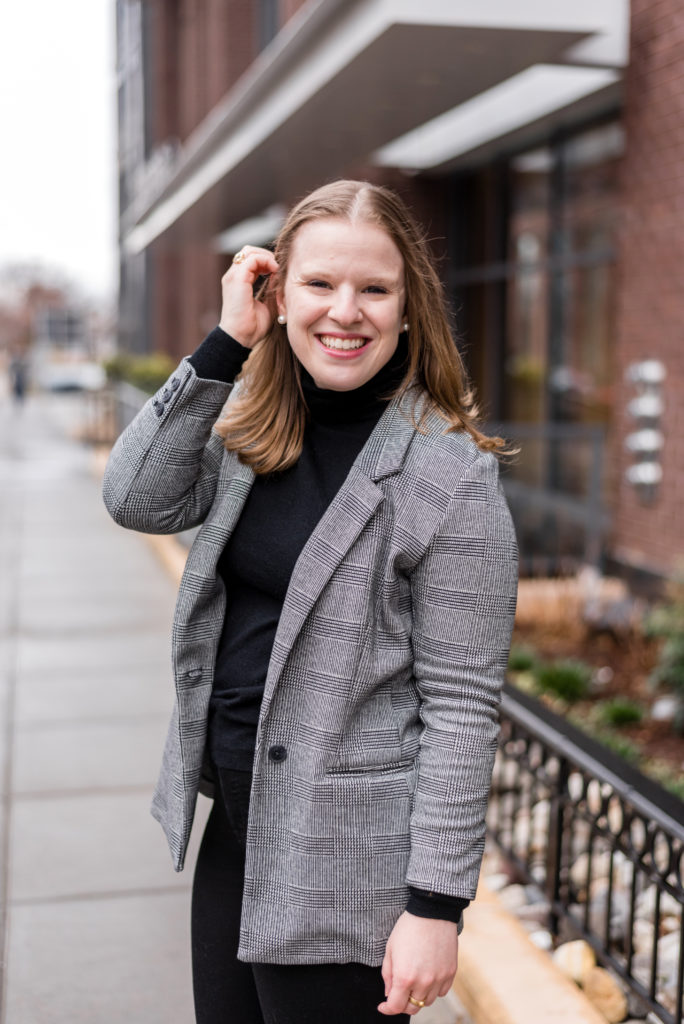 How to Easily Switch Up Your Oversized Blazer Outfits for Work